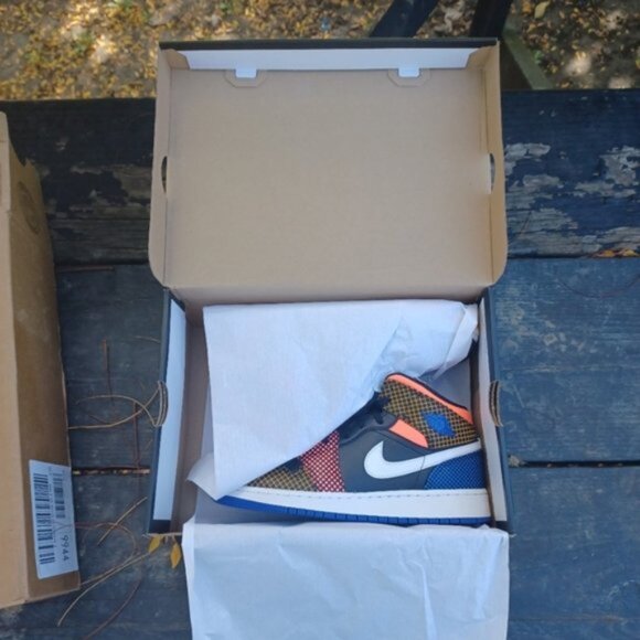 Nike Air Jordan 1 Mid MMD Multi-Color Grid Sneakers - Size 6 Youth Shoes - Picture 6 of 9